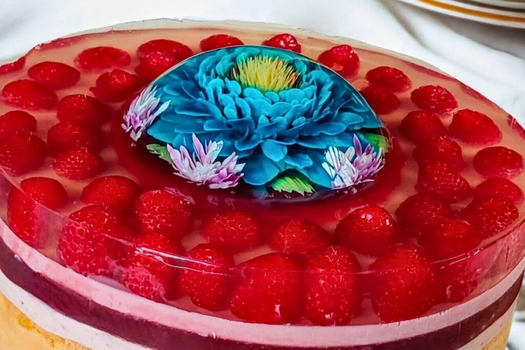 Zselévirágos torta málnadíszítéssel – Ékes-Édes Stúdió tanfolyam