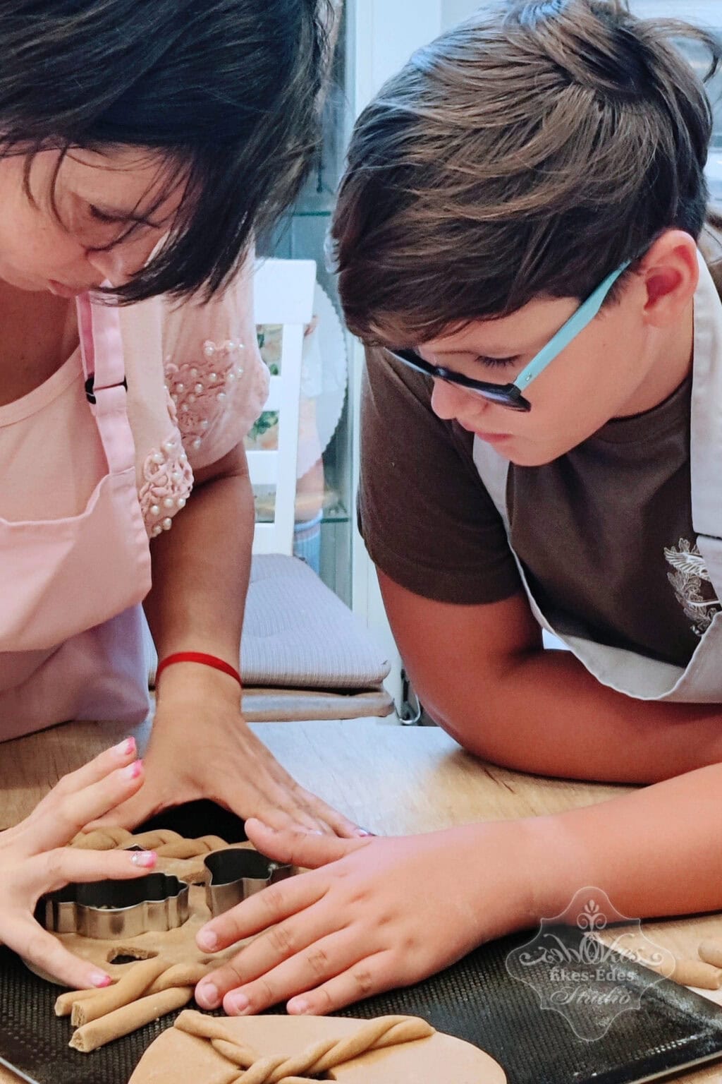 mezeskalcs-tanfolyam-teszta-formazas