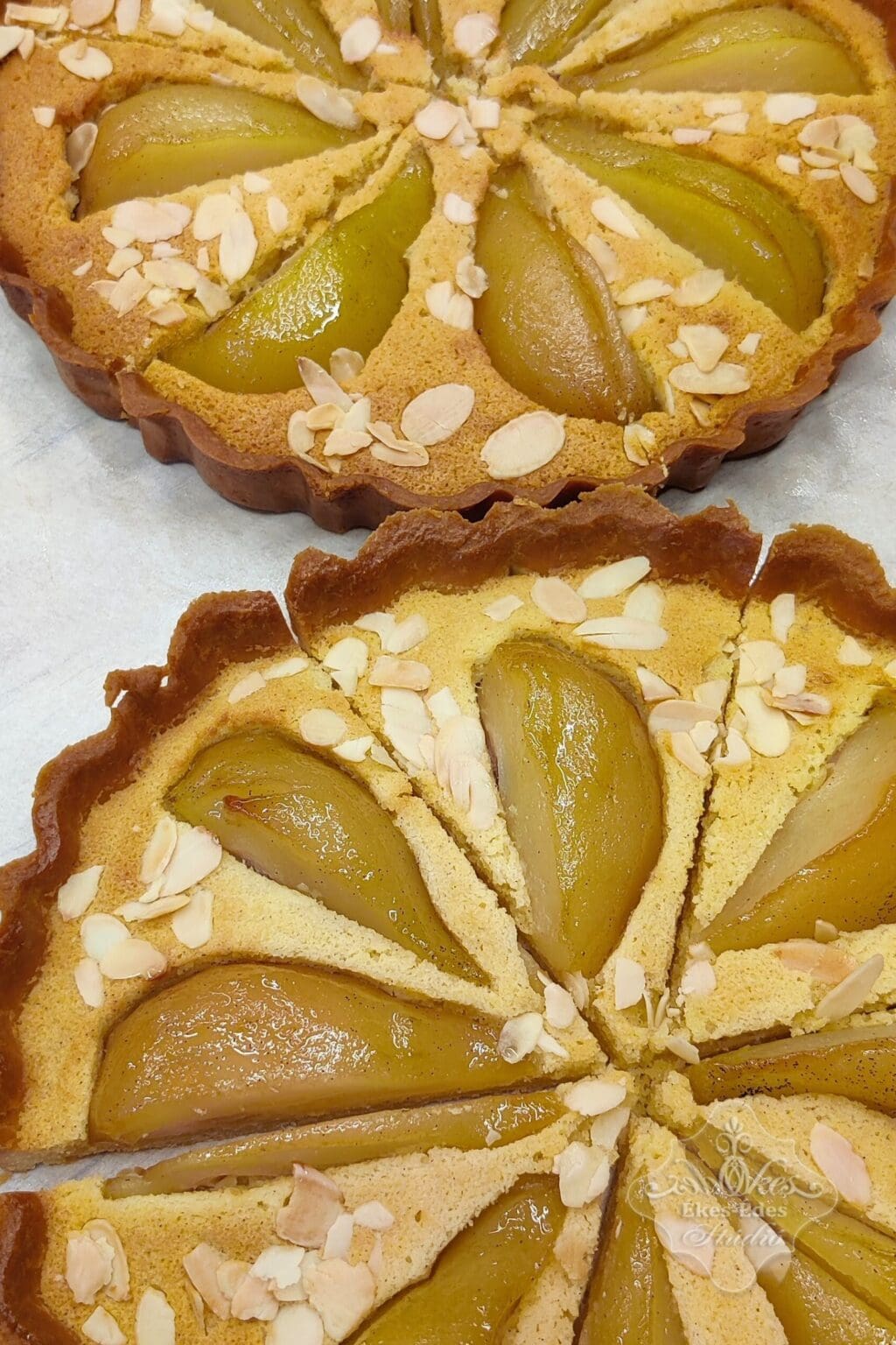 Körtés pite, mandulával díszítve – Ékes-Édes Stúdió, Francia péksütemények tanfolyam.