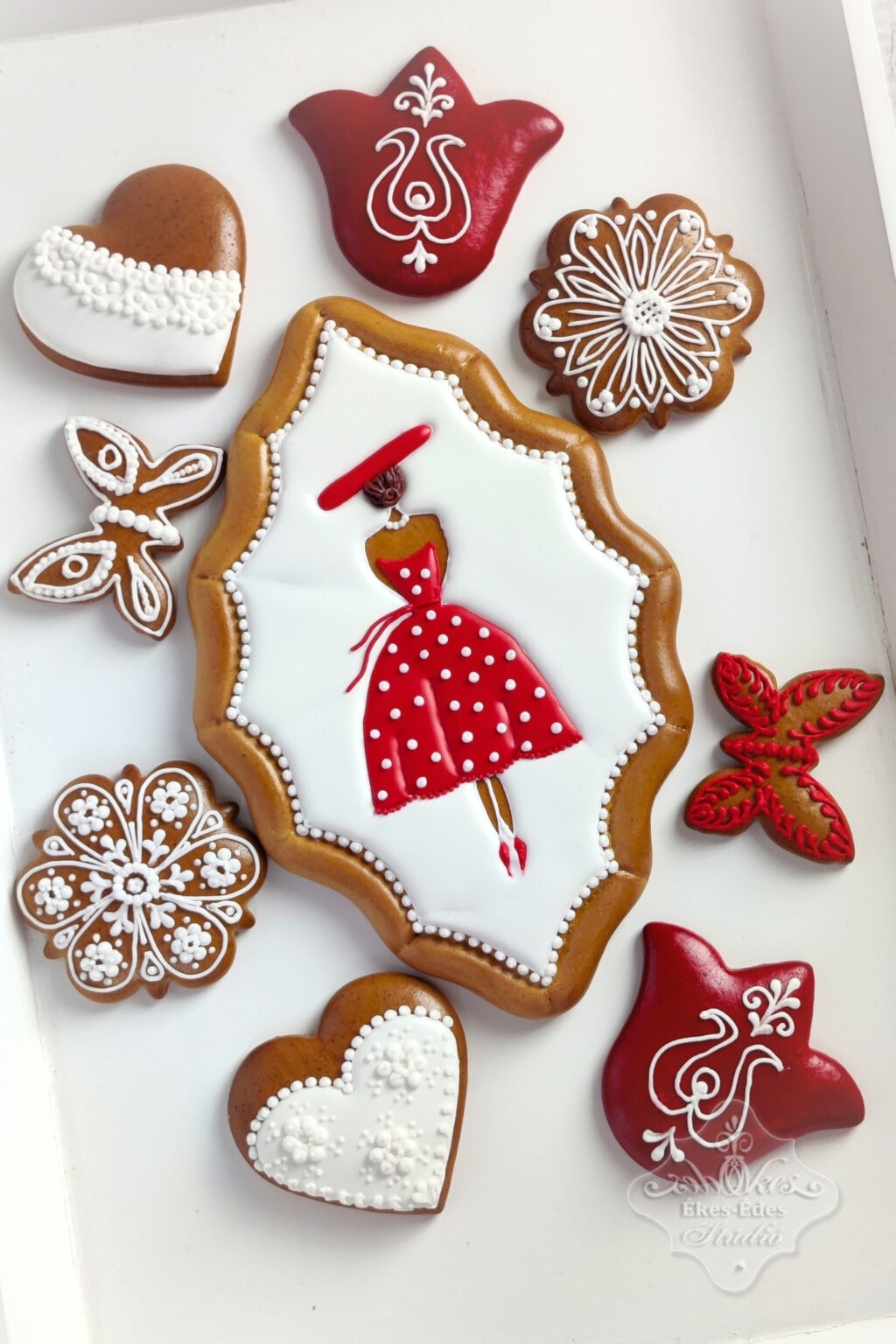 resztvevo-mezeskalcs-tanfolyamon-keszult-modern-mezesek