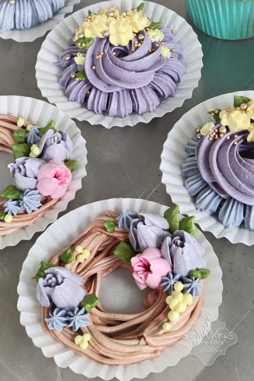 Ékes-Édes Stúdió vidám pillecukor színes virágos koszorúcskák