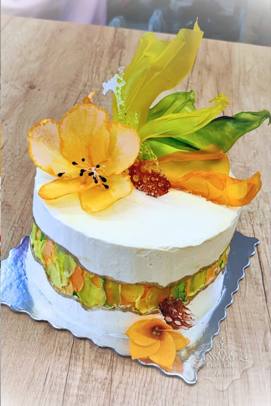 Kreatív és elegáns, színes mentes dekoráció a mentes tortán – Ékes-Édes Stúdió, mentes cukrászat tanfolyam.