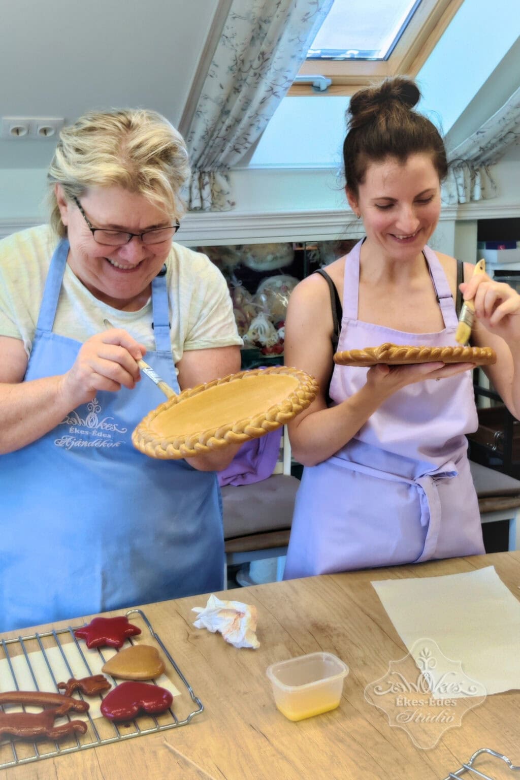 vidam-munka-mezeskalacs-fenyezese-tanfolyamon