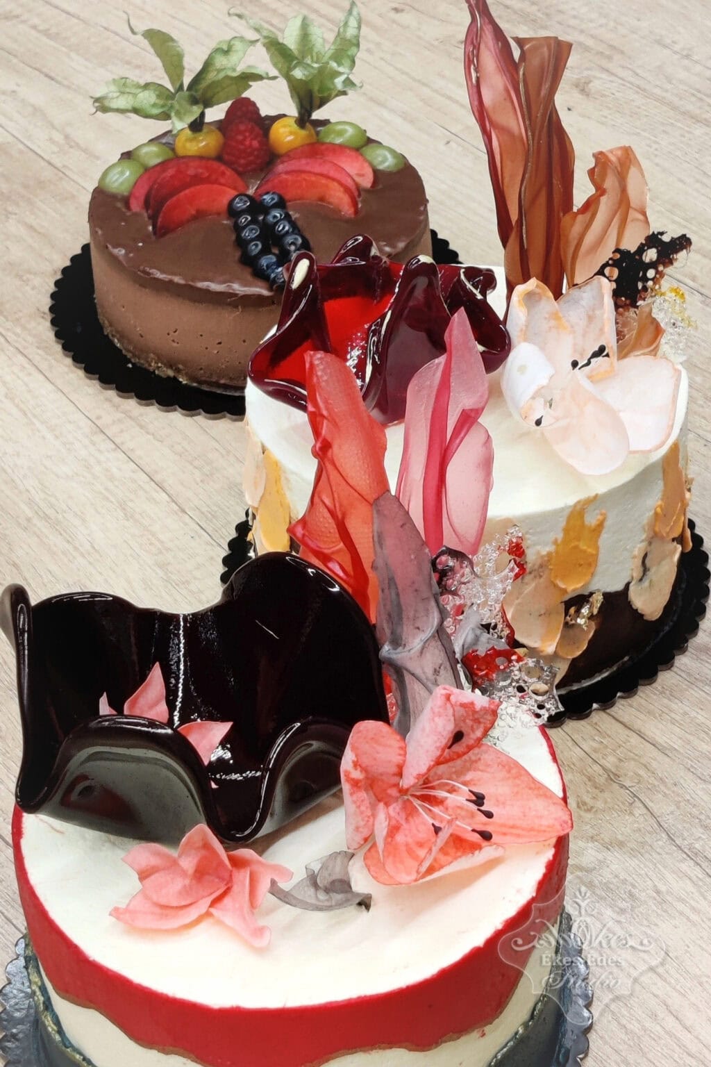 Mentes tanfolyamon készült szép torták,