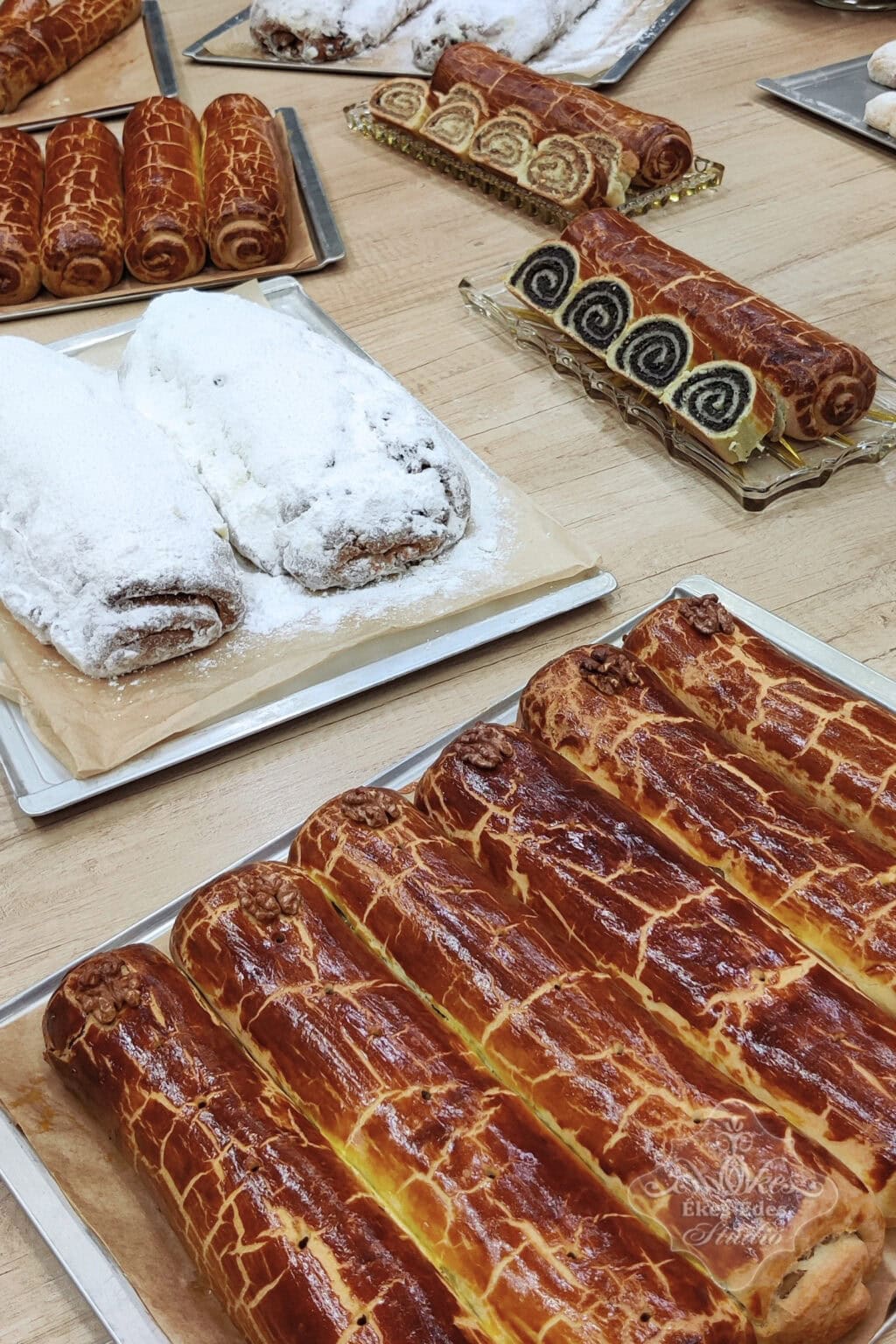 bejgli-stollen-tanfolyam-asztalon-kesz-sutemenyek-2