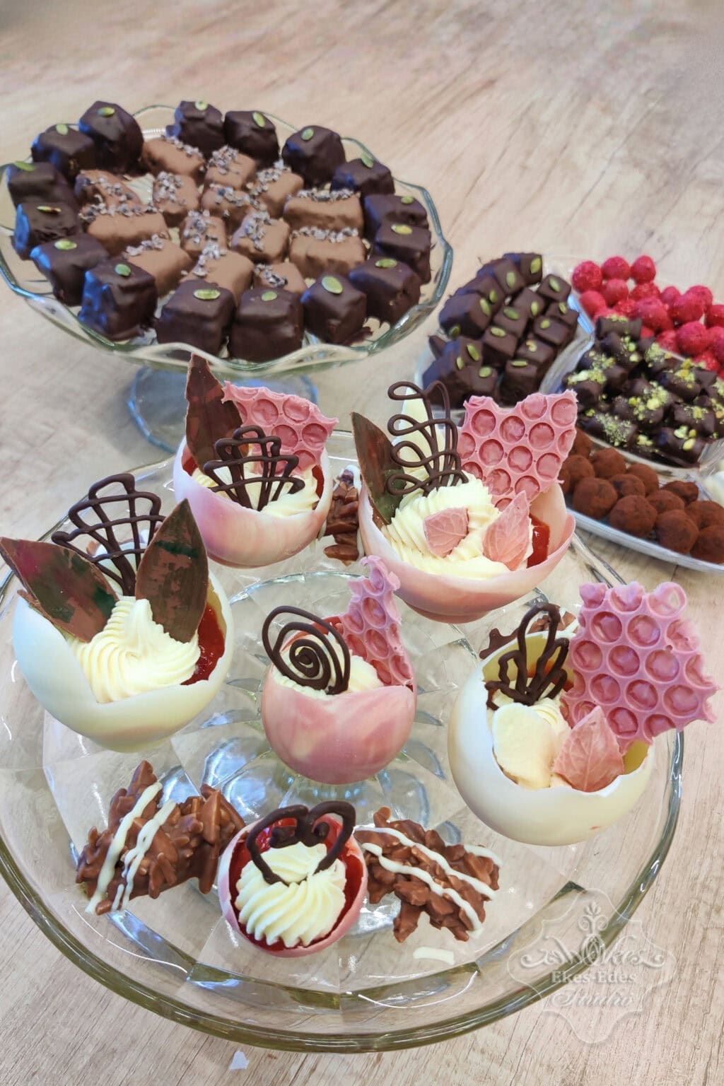 bonbon-csokoladediszek-csokolade-tanfolyam-kelyhek