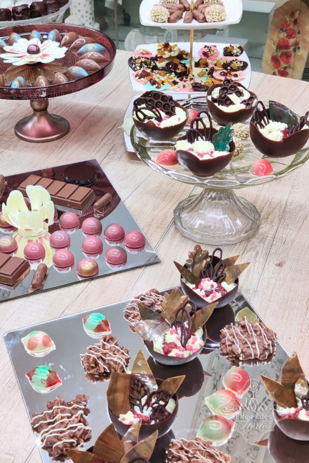 bonbon-csokoladediszek-csokolade-tanfolyam-szervirozva