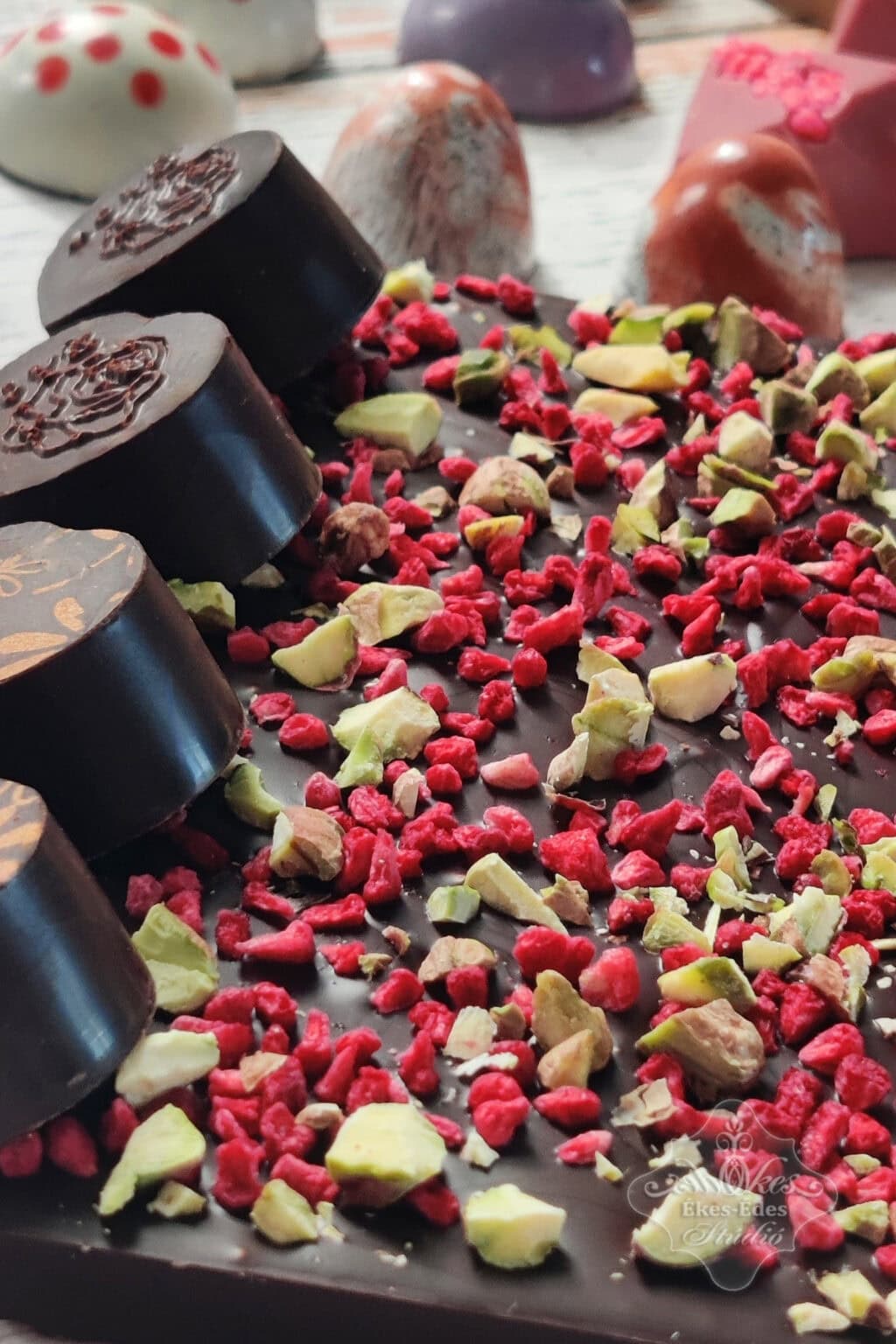 bonbon-kezmuves-csokolade-csokoladetabla-bemutato