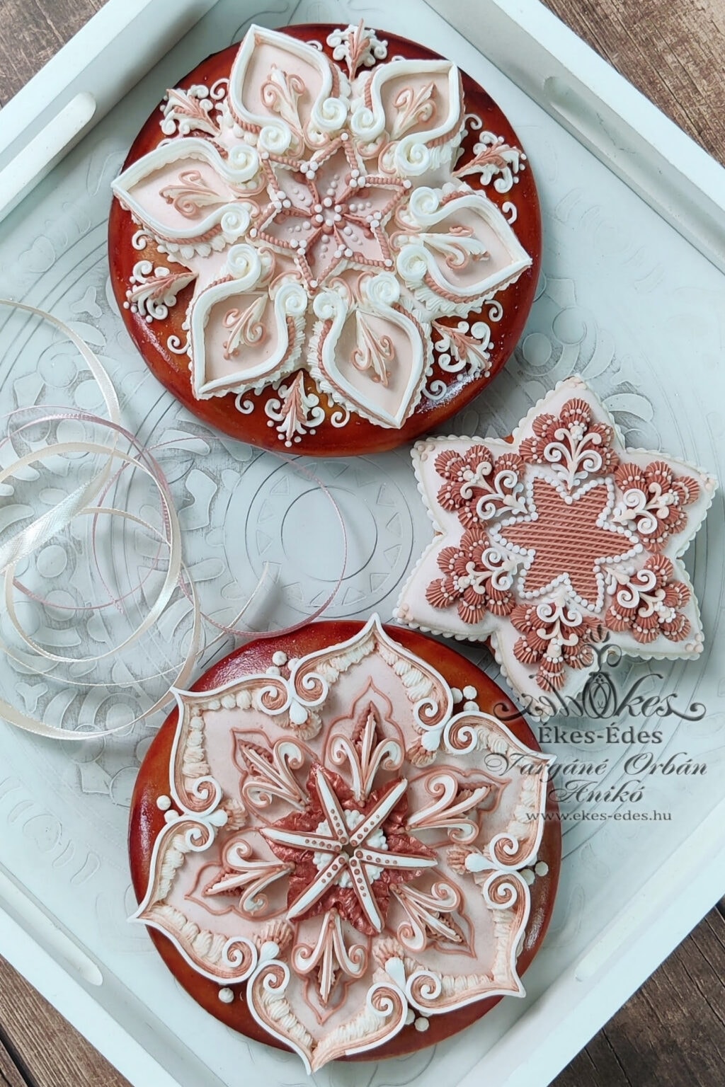 cukormazas-diszito-tanfolyam-royal-icing-over-piping-ekes-edes-studio