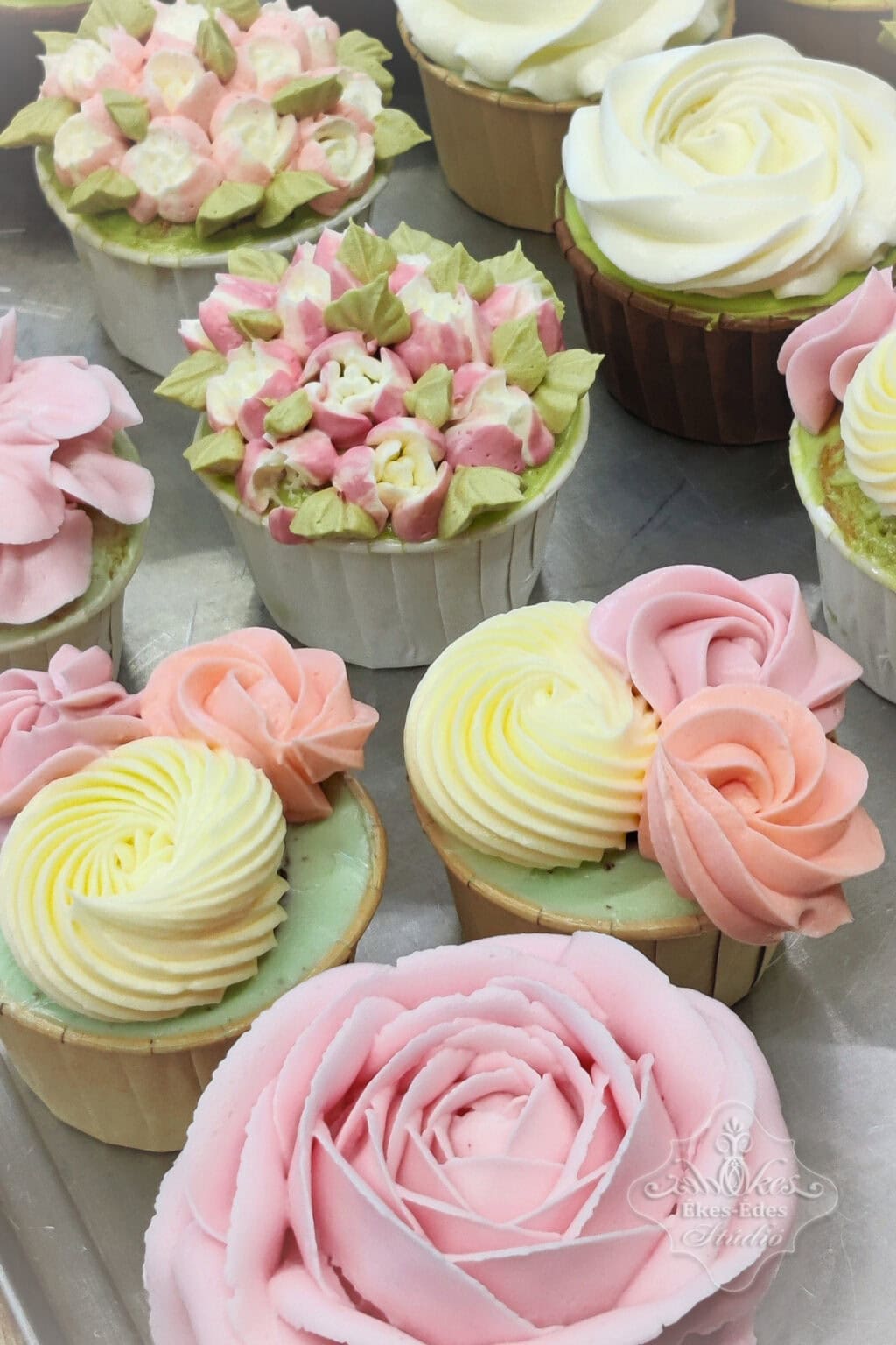 cupcake-cake-pop-muffin-tanfolyam-asztalon