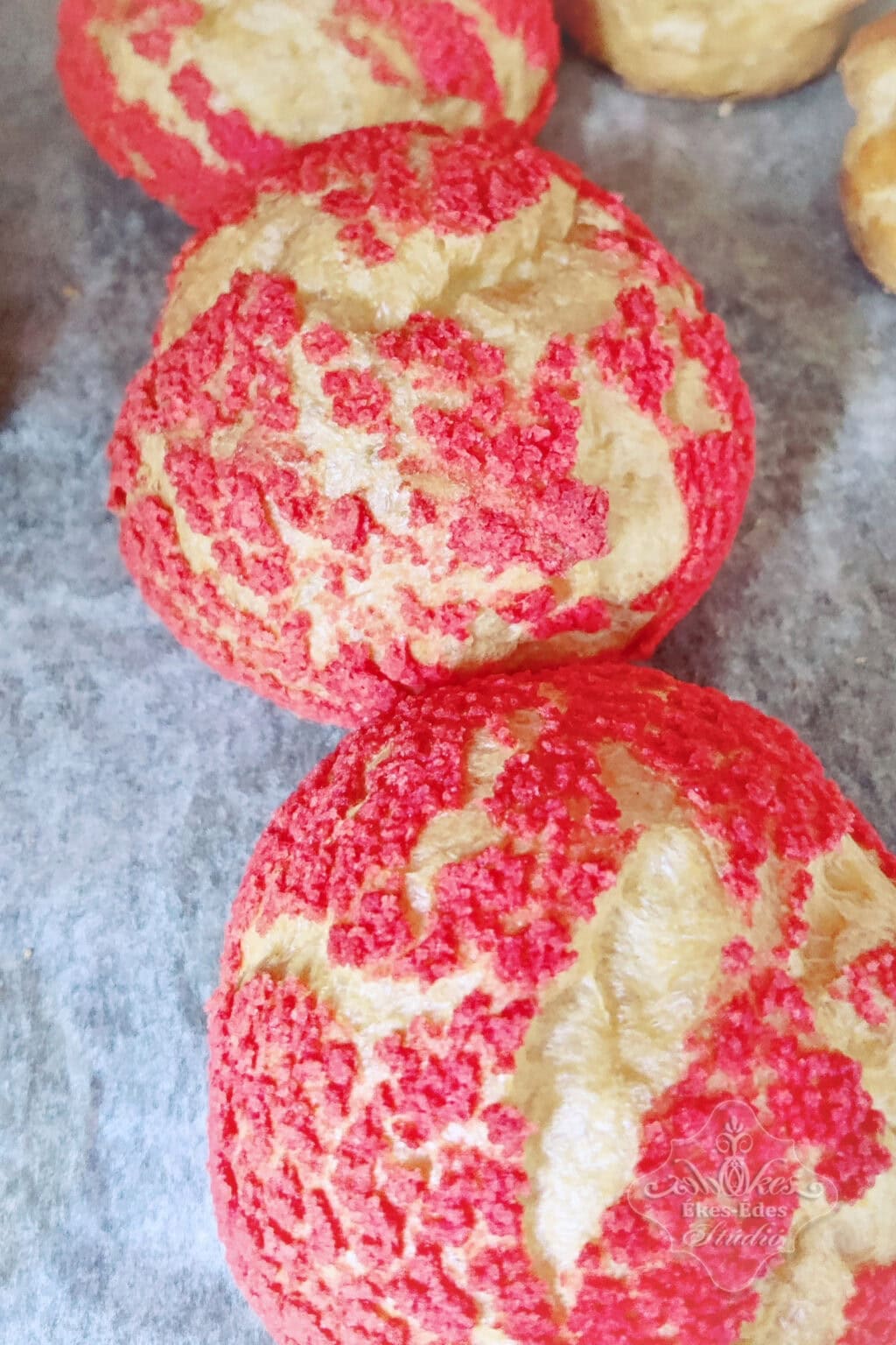 egetett-tesztak-modern-entremets-tanfolyam-piros-choux-kozeli