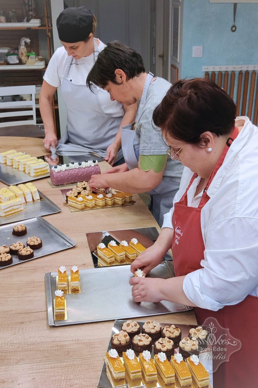 francia-desszertek-oromsutes-tanfolyam-desszertasztal-epites