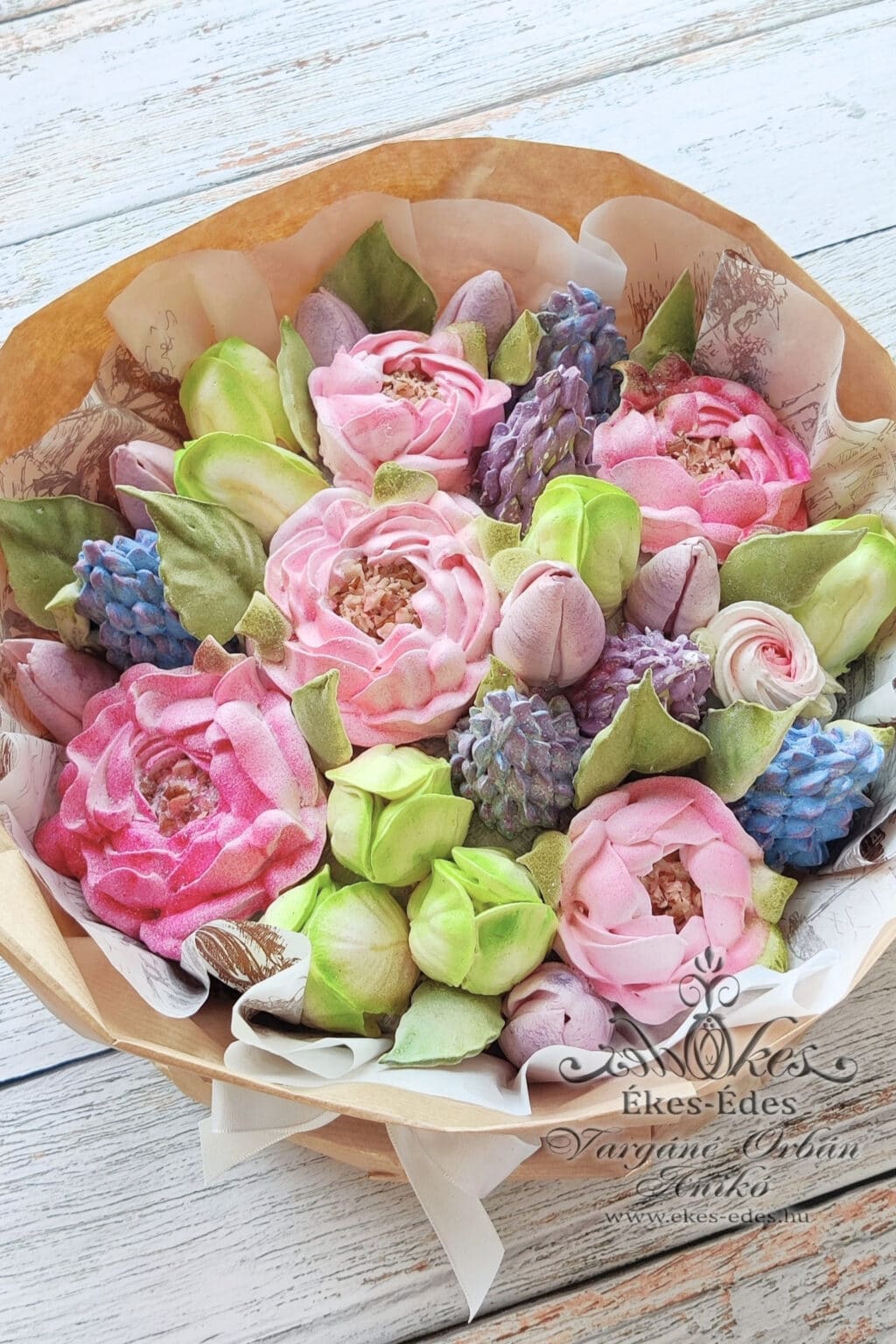 pillecukor-halado-tanfolyam-oktato-bemutato-viragkosar-porral-szinezett-ekes-edes-studio