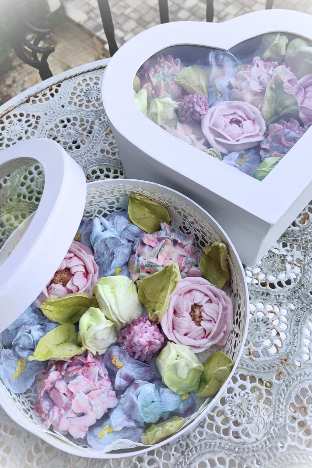 pillecukor-halado-tanfolyamon-keszult-virag-dobozok