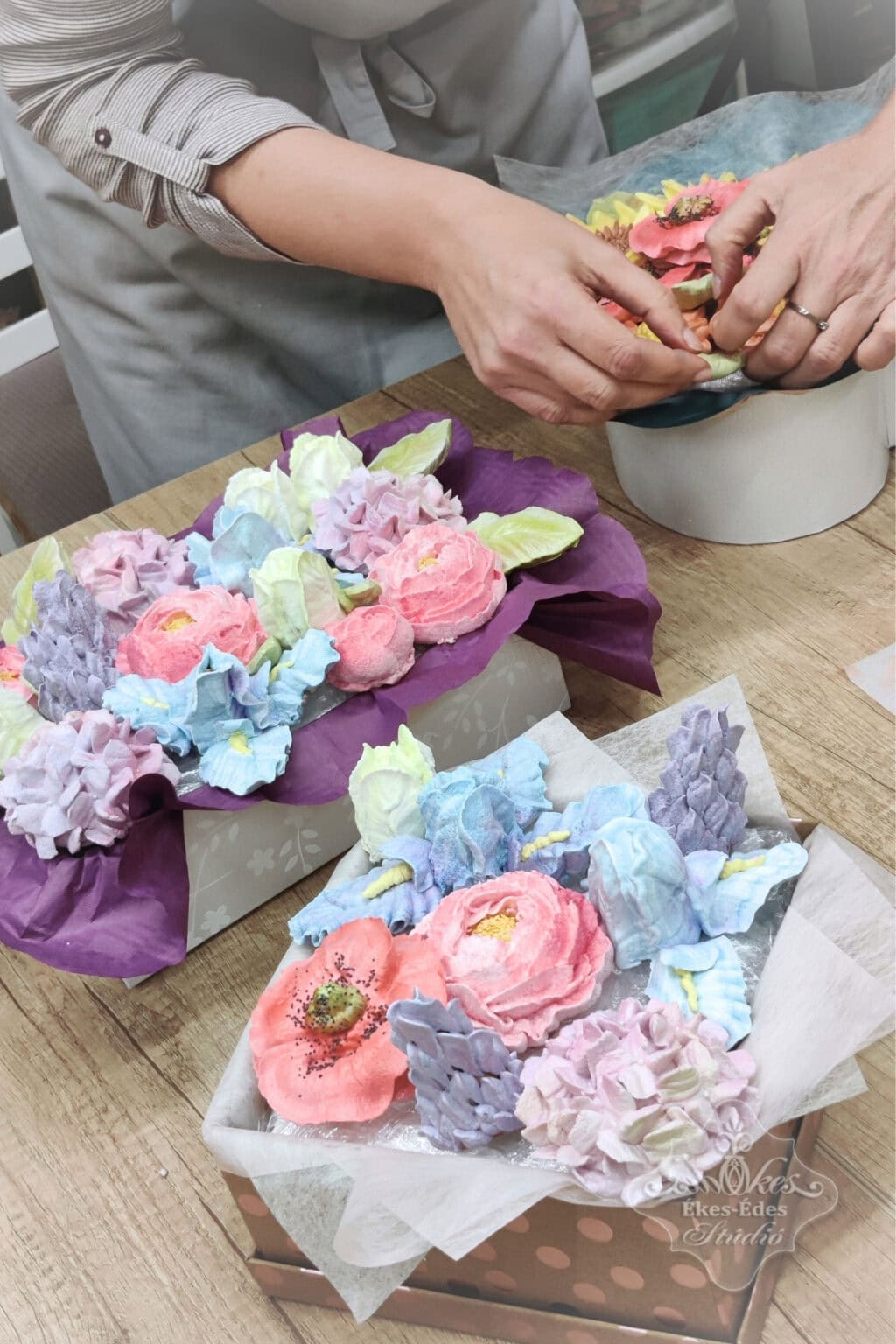 pillecukor-tanfolyam-virag-kollekciokat-allit-ossze-resztvevo