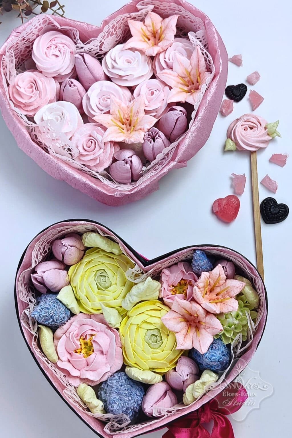 pillecukorral-toltott-ajandekdobozok