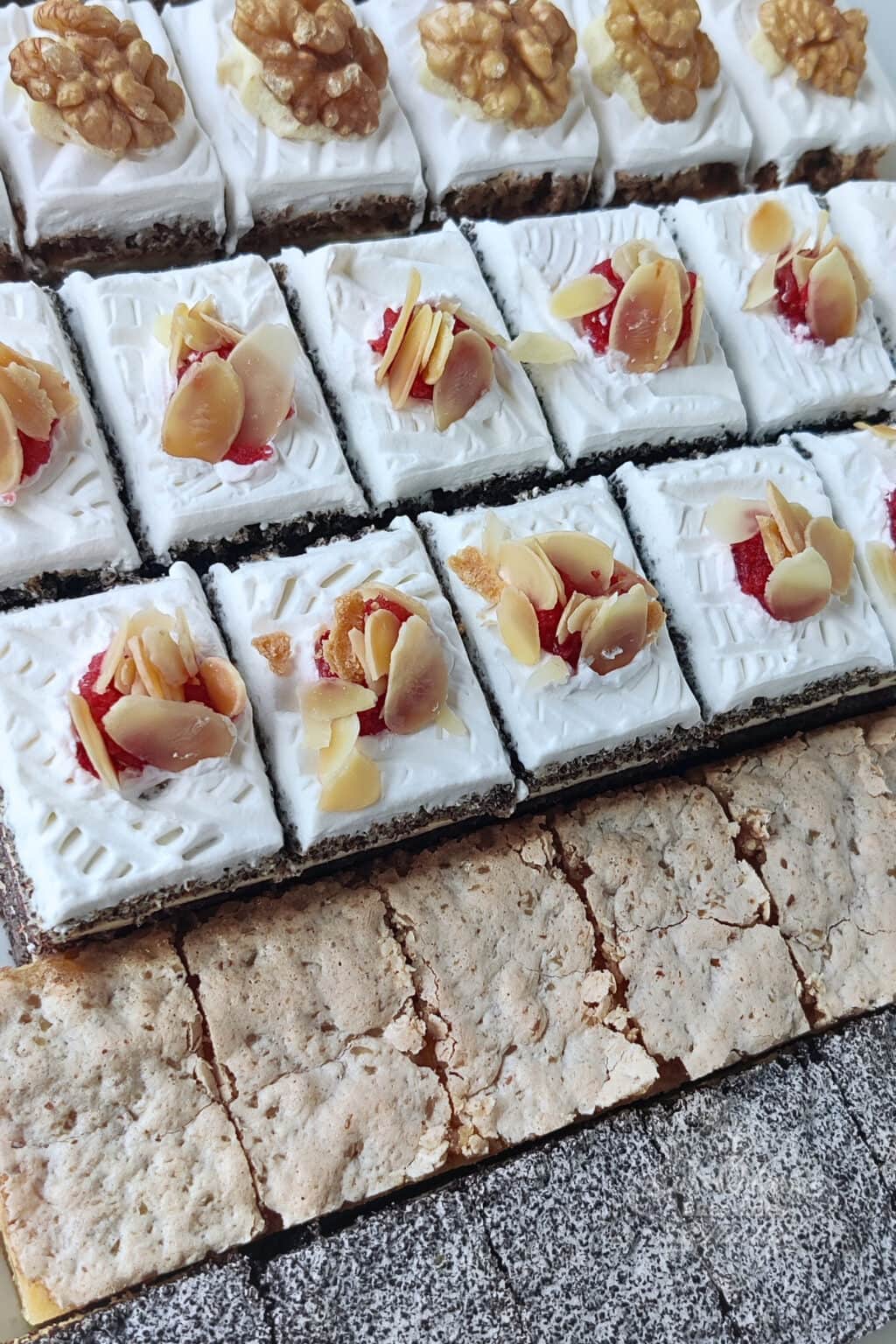 retro sutemenyek-2-tanfolyamon-kockak-makos-kijevi-kremesek