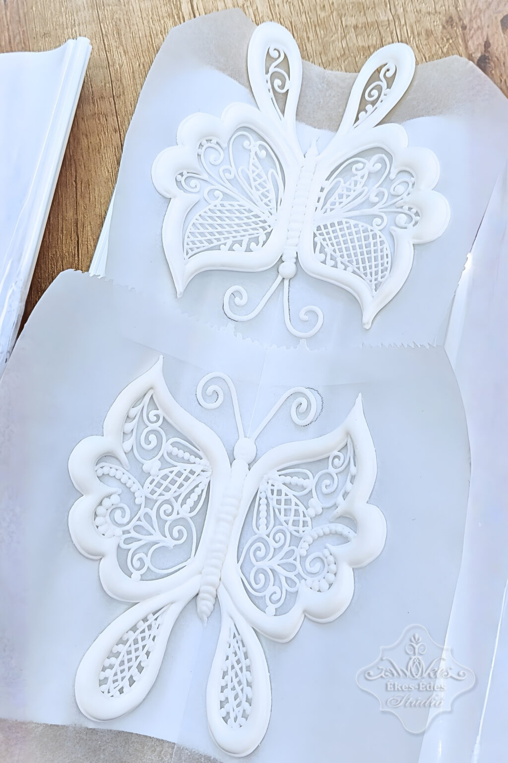 royal-icing-muveszi-halado-tanfolyam-cukorcsipke-pillango