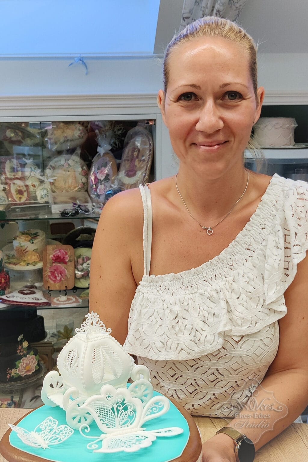 royal-icing-muveszi-halado-tanfolyam-cukorcsipke-resztvevo