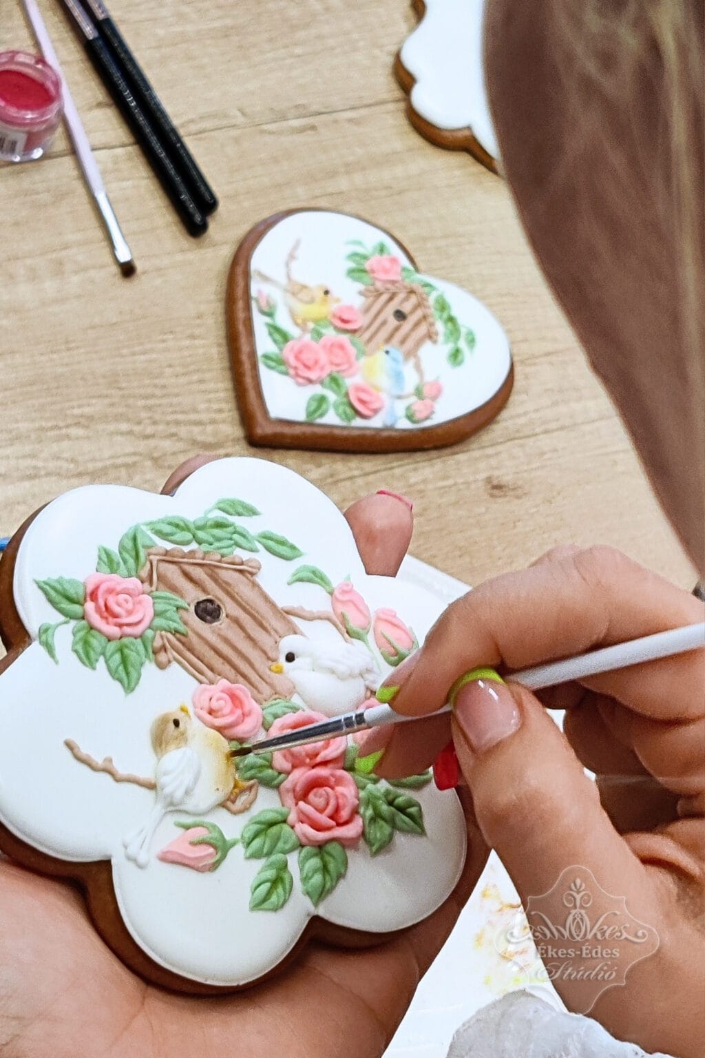 royal-icing-muveszi-halado-tanfolyam-resztvevo-madaras-3d