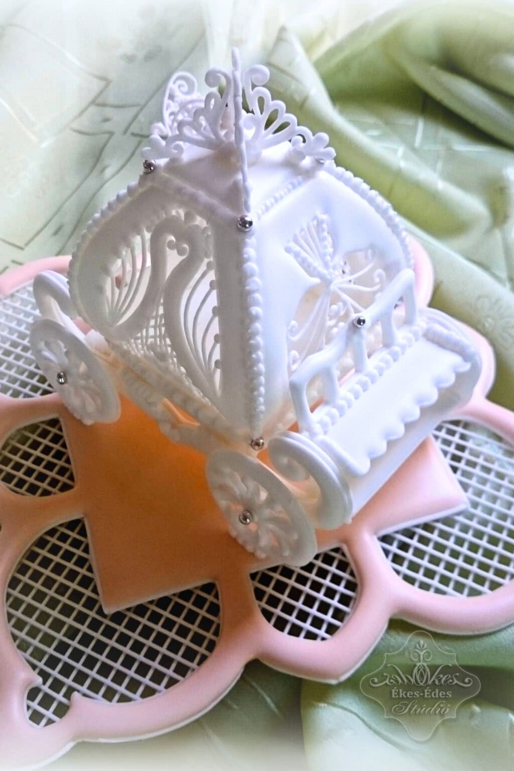 royal-icing-muveszi-halado-tanfolyam-tanulo-hintoja