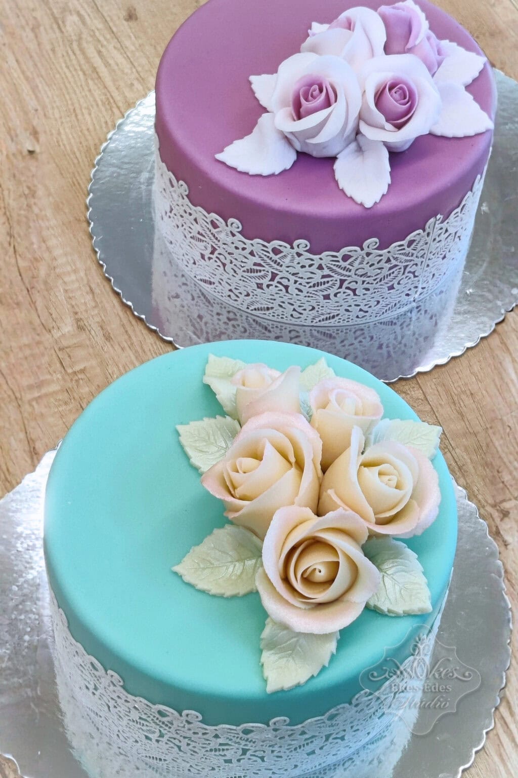 tortasutes-tortadiszites-alapok-tanfolyam-resztvevoi-tortak