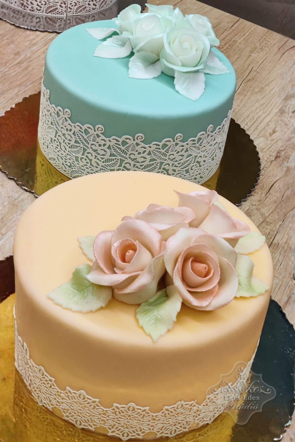 tortasutes-tortadiszites-alapok-tanfolyam-tanulok-tortai