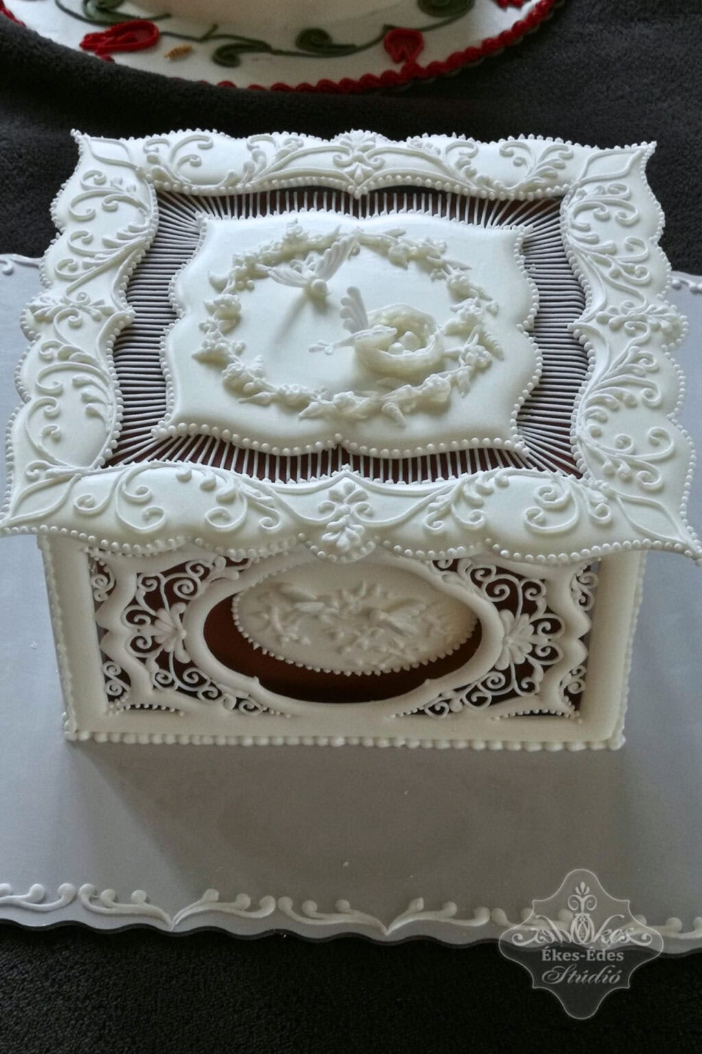 royal-icing-panel-torta-oldalrol
