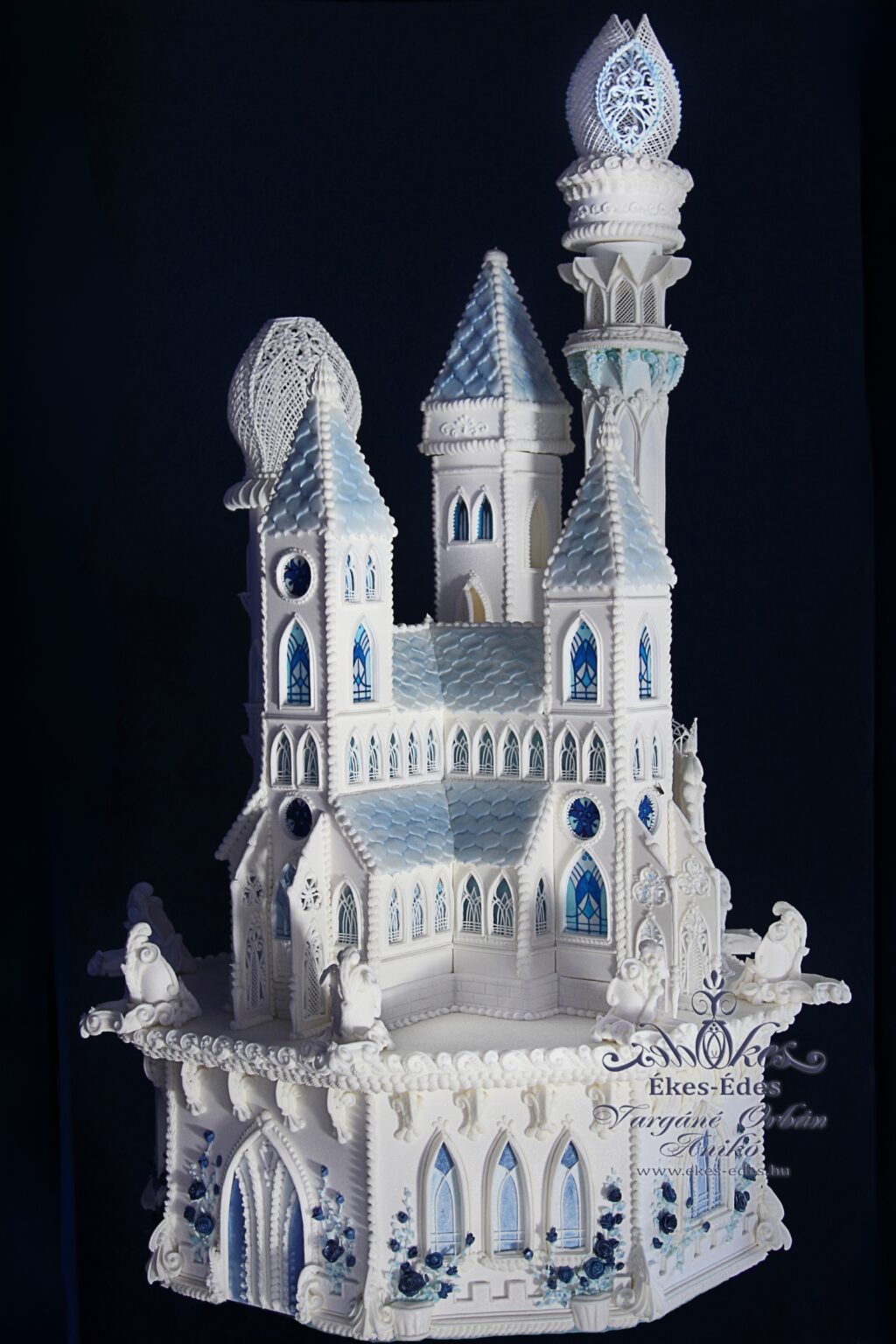 vargane-orban-aniko-royal-icing-castle-tiers-cake